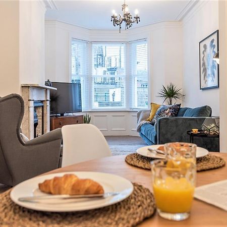 Perfectly Located 4 Storey Townhouse With 2 Parking Spaces In Central Харогейт Екстериор снимка