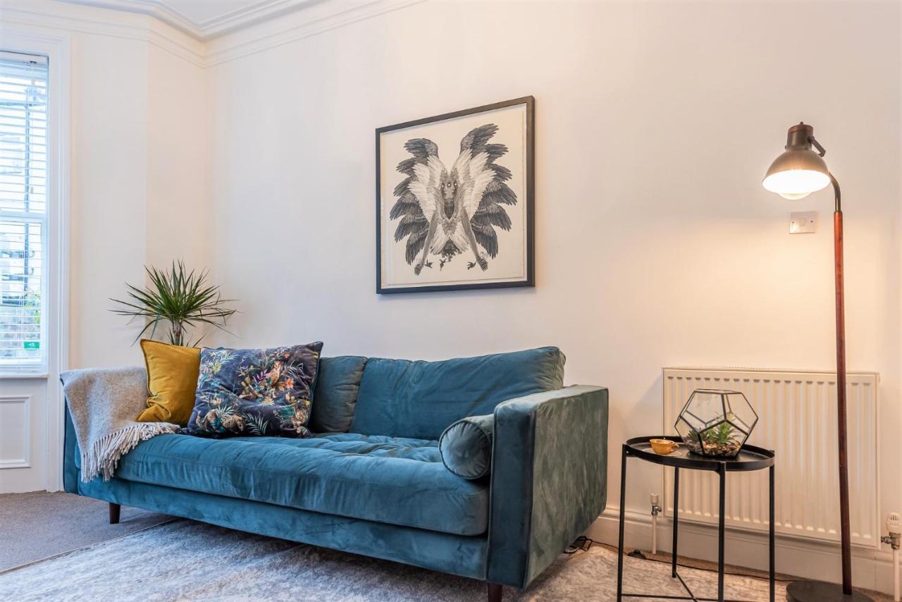 Perfectly Located 4 Storey Townhouse With 2 Parking Spaces In Central Харогейт Екстериор снимка
